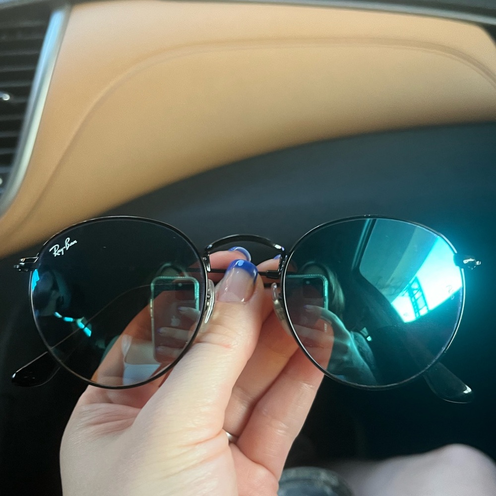 Ray-Ban Round Metal Frame